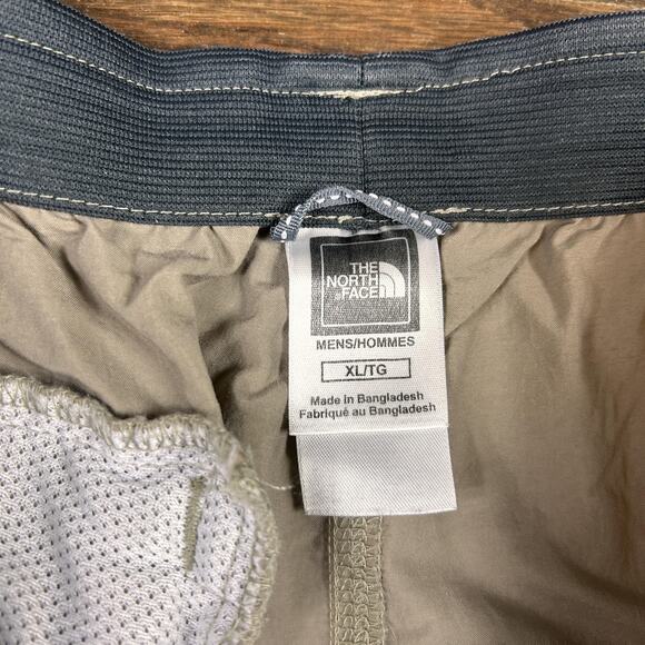 The North Face Shorts Mens XL Khaki Hiking Lightweight Zip Pocket Stow Pocket - Picture 2 of 10